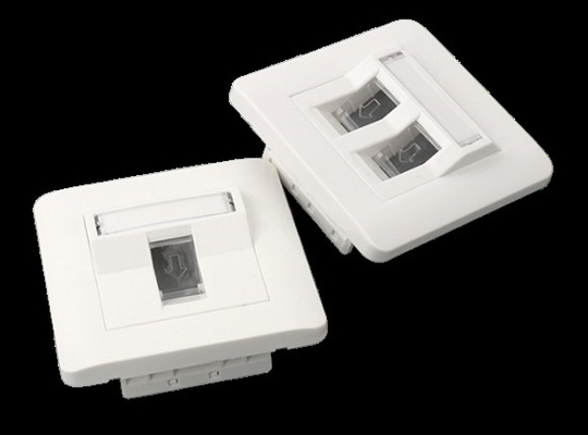 ألواح CAT5/CAT6/CAT7 الهجينة الداخلية تعظيم حجم المقبس ومقبس RJ45 لأفضل أداء في شبكات 4.0